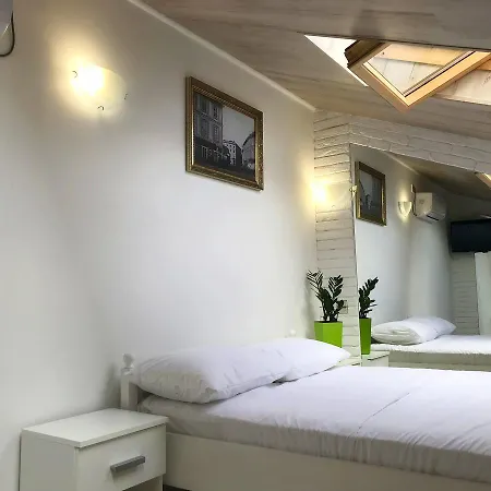 Compass Hostel *